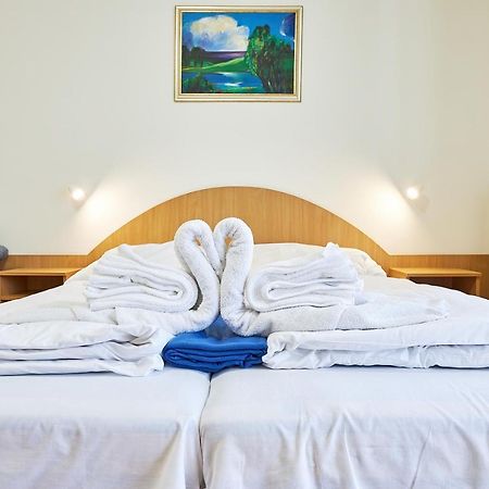 Nimrod Vendeghaz Hotel Hajduszoboszlo Bagian luar foto