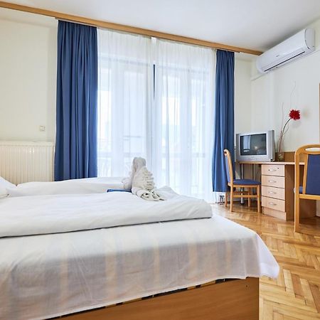 Nimrod Vendeghaz Hotel Hajduszoboszlo Bagian luar foto
