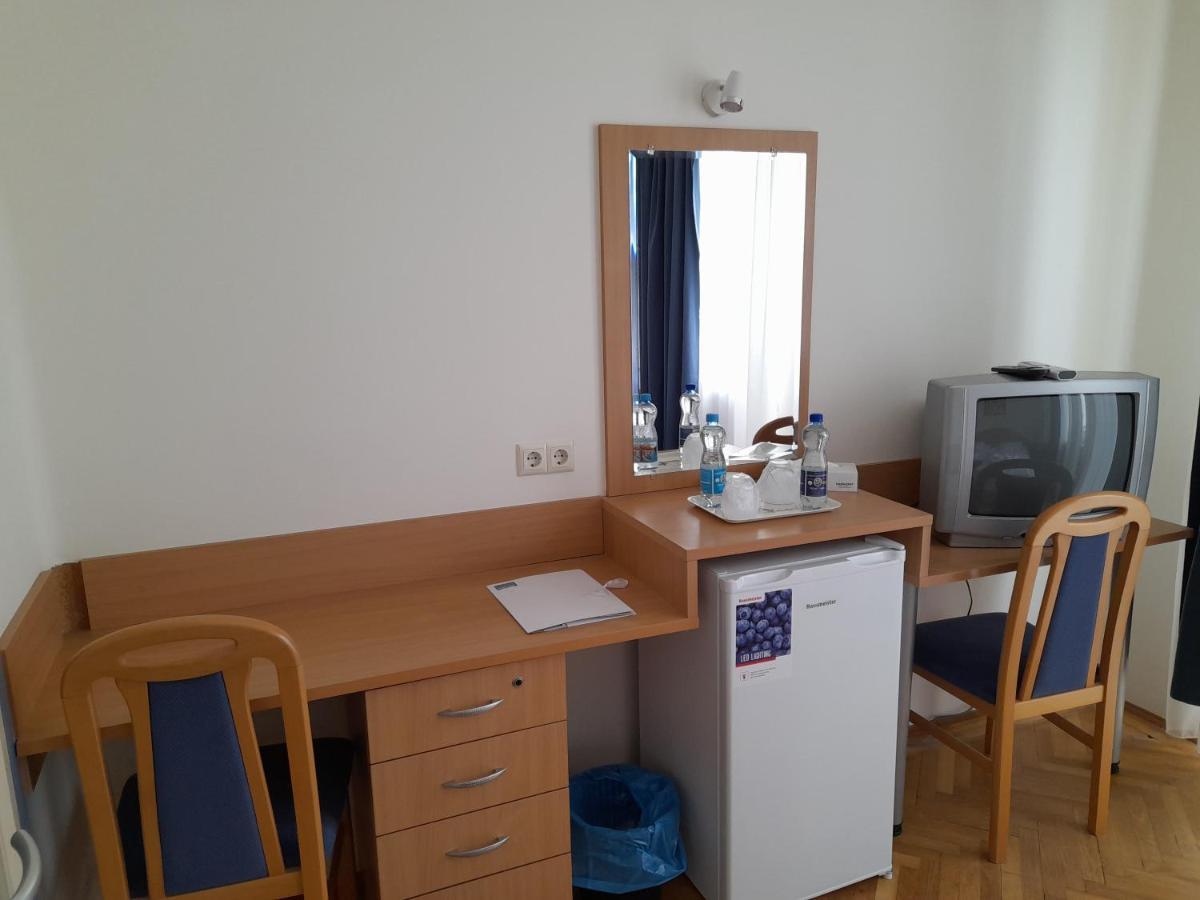 Nimrod Vendeghaz Hotel Hajduszoboszlo Bagian luar foto