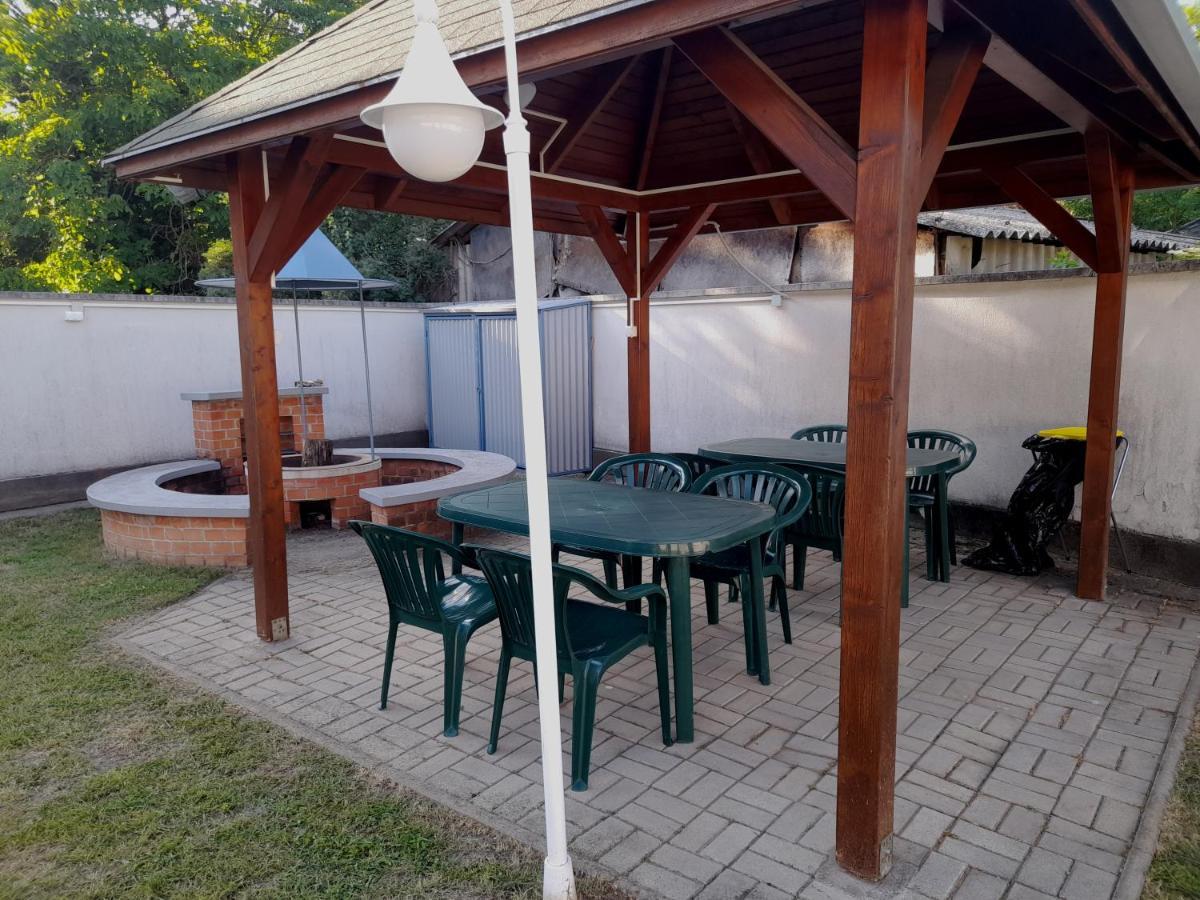 Nimrod Vendeghaz Hotel Hajduszoboszlo Bagian luar foto