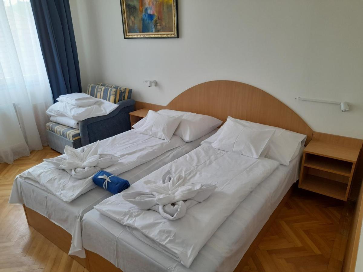 Nimrod Vendeghaz Hotel Hajduszoboszlo Bagian luar foto