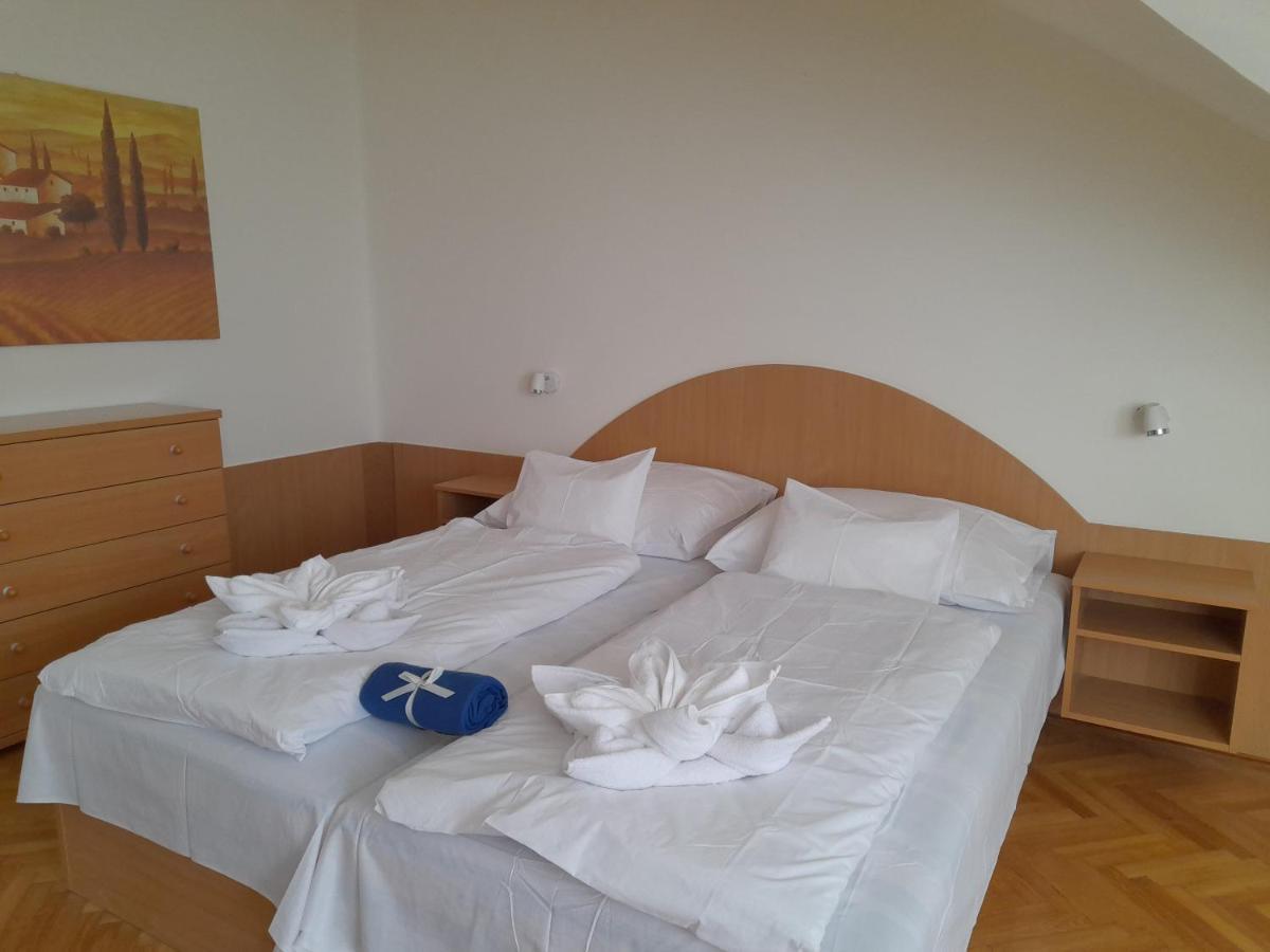 Nimrod Vendeghaz Hotel Hajduszoboszlo Bagian luar foto