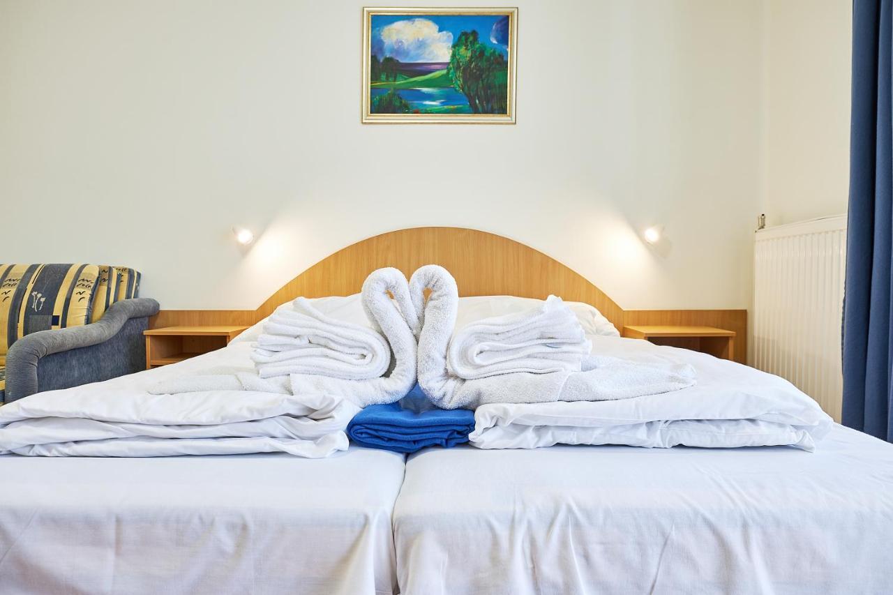 Nimrod Vendeghaz Hotel Hajduszoboszlo Bagian luar foto