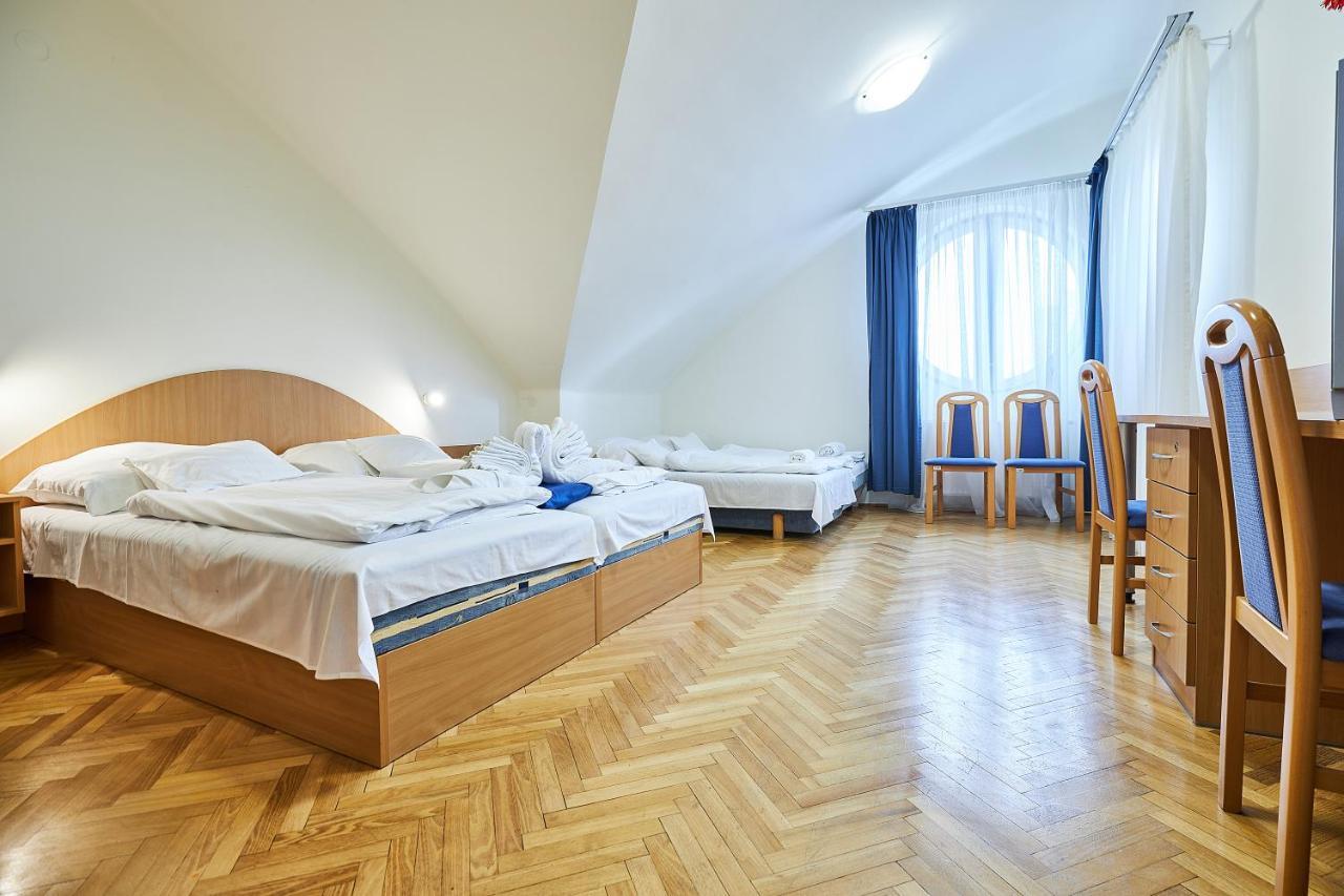 Nimrod Vendeghaz Hotel Hajduszoboszlo Bagian luar foto