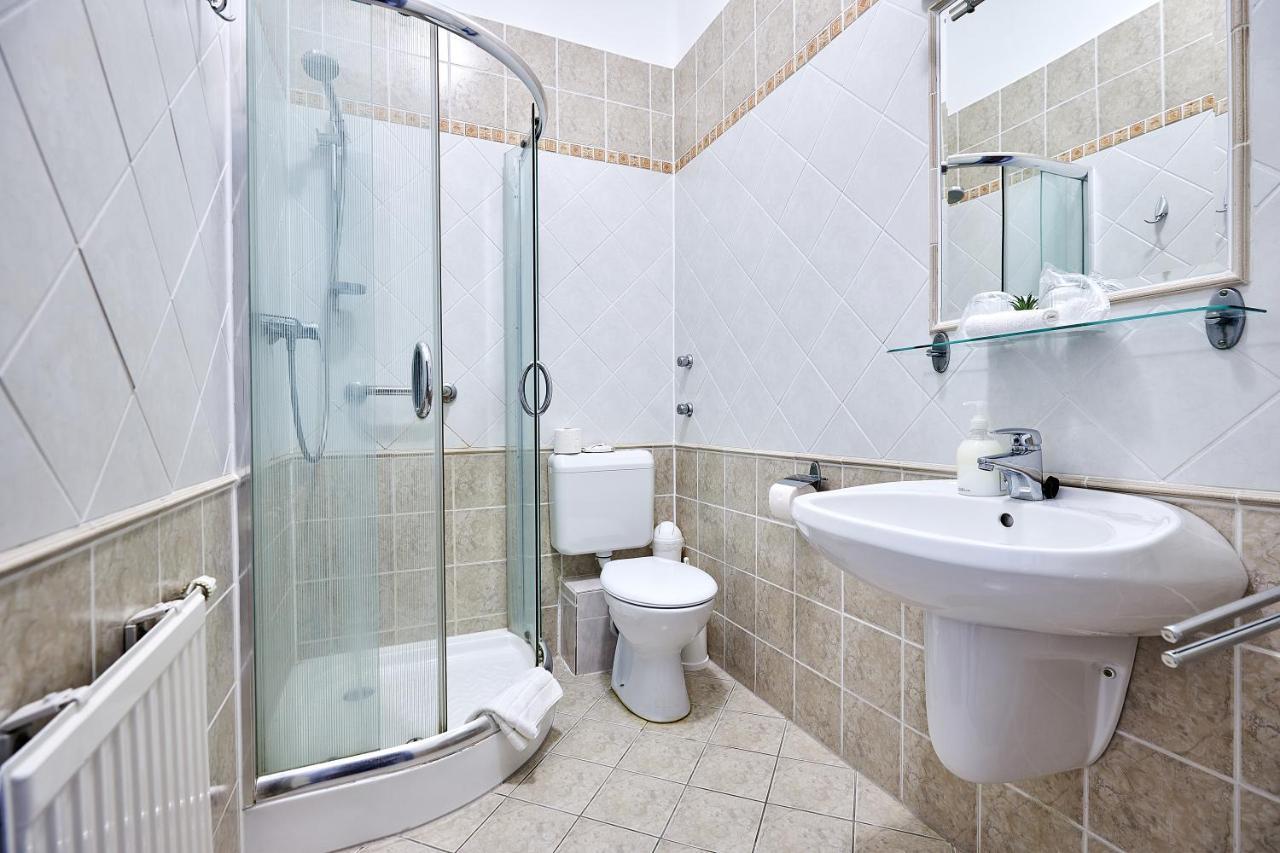 Nimrod Vendeghaz Hotel Hajduszoboszlo Bagian luar foto