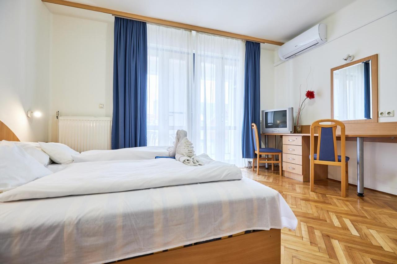Nimrod Vendeghaz Hotel Hajduszoboszlo Bagian luar foto