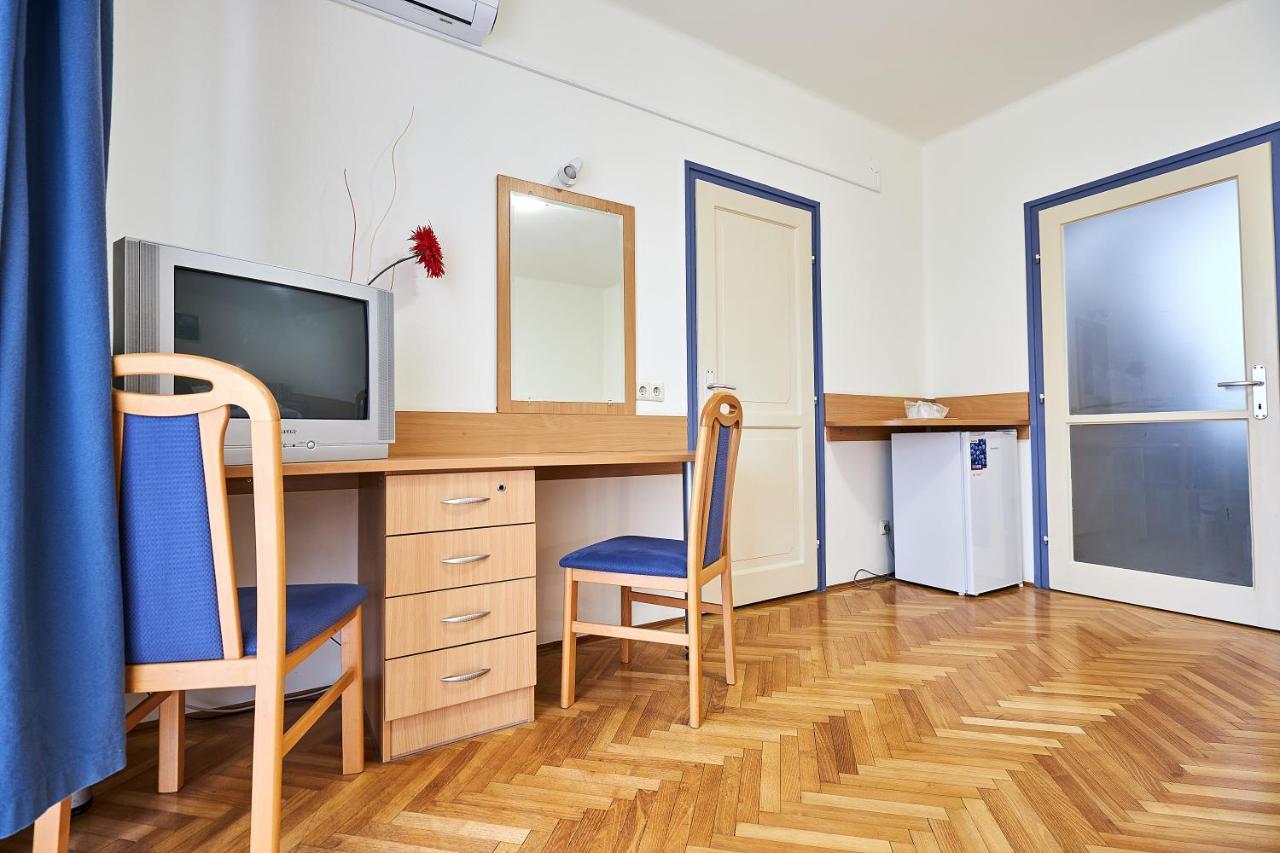 Nimrod Vendeghaz Hotel Hajduszoboszlo Bagian luar foto