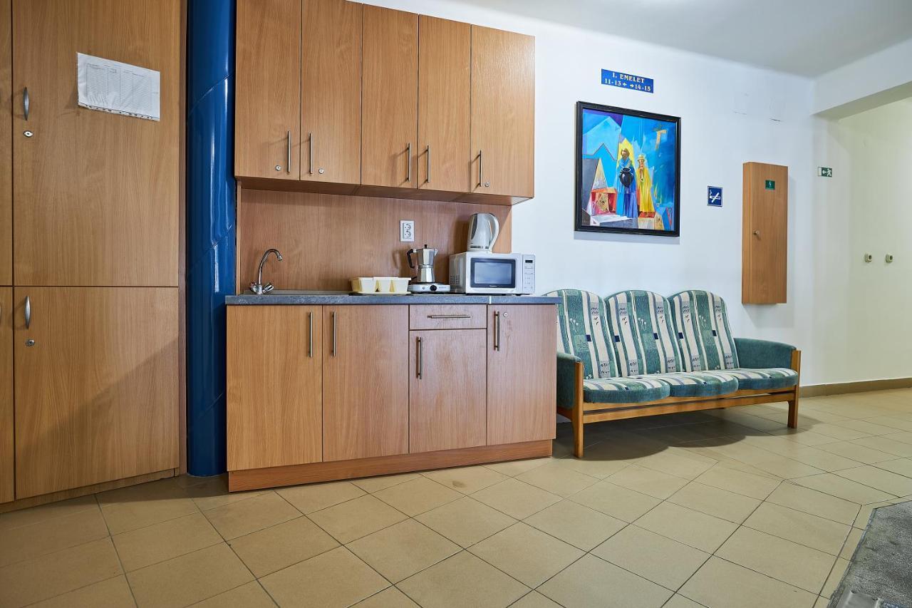 Nimrod Vendeghaz Hotel Hajduszoboszlo Bagian luar foto