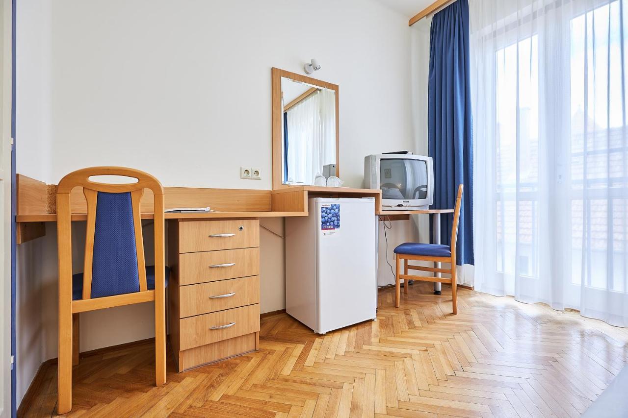 Nimrod Vendeghaz Hotel Hajduszoboszlo Bagian luar foto